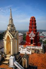 Věž prang ve městě Phetchaburi, Thajsko