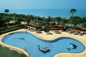 Thajský hotel Grand Jomtien Palace s bazénem