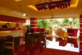 Thajský hotel Nova Platinum s barem