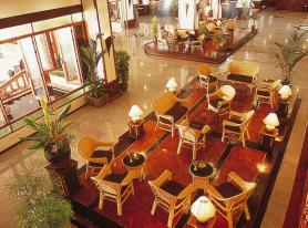 Thajský hotel Jomtien Thani - vstupní hala