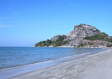 Část thajské pláže Takiab Beach