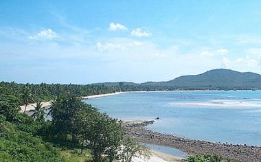 Thajská pláž Big Buddha Beach