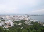 Thajský kopec Khao Phra Bat a výhled na město Pattaya