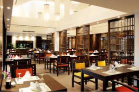 Thajský hotel Alpina Phuket Nalina Resort s restaurací