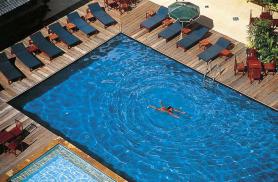 Thajský hotel Jomtien Thani s bazénem