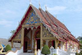 Lampang - chrám Wat Pongsanuk Tai 