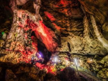 Thajská jeskyně Erawan